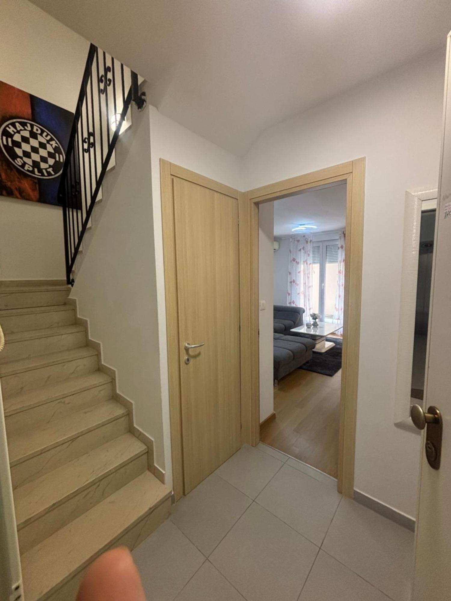 Apartment Dalmatinos Split Znjan Exterior photo
